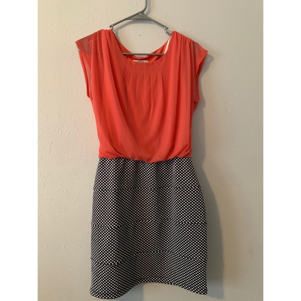 contrast dress